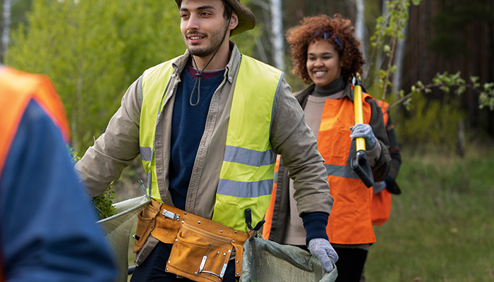 Horticulture students volunteer for reforestation project